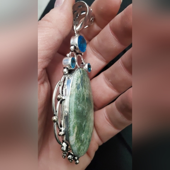 New Oversized Ruby in Fuchsite & Blue Topaz 925 Silver Pendant. - Picture 4 of 9